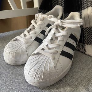 Adidas Runner - Shell Tops